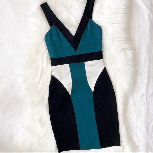 Guess Dresses & Skirts - New! Guess Color-block Body-Con Dress